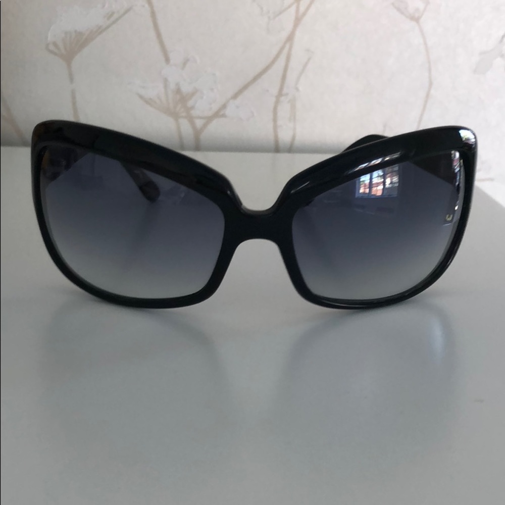 Oliver People’s woman’s Dunway black sunglasses